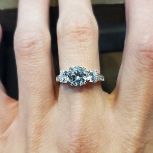 Size 8.25 925 Sterling Silver Beautiful Clear CZ Gemstone Ring